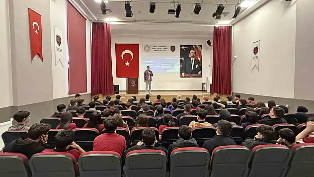 Bilim söyleşilerinde liseli öğrencilerle buluştu