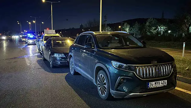 Bolu'da ani fren yapıp kaçan sürücü, zincirleme kazaya neden oldu: 3 yaralı