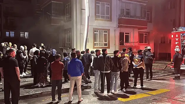 Bolu'da apartman dairesinde korkutan yangın: Evin kedisi telef oldu