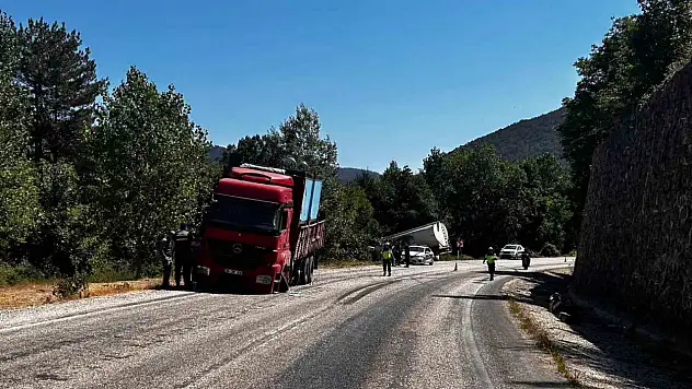 Bolu'da iki kamyon çarpıştı: 1 yaralı