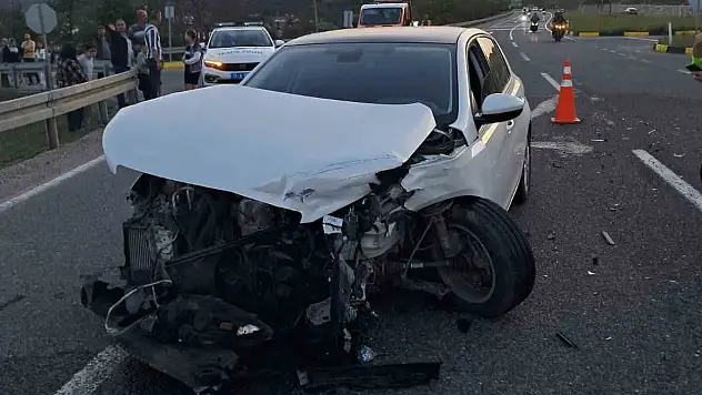 Bolu'da iki otomobil çarpıştı: 2 yaralı