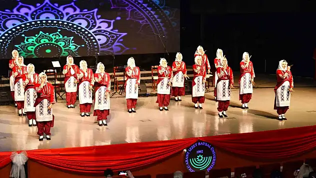 Bolu'da öğretmenlerden unutulmaz kültür ve sanat gecesi