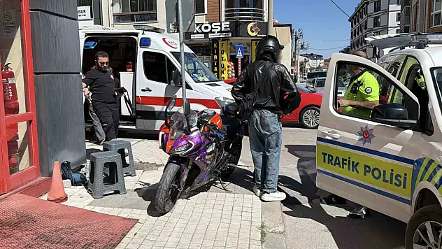 Bolu'da otomobil ile motosiklet çarpıştı: 2 hafif yaralı