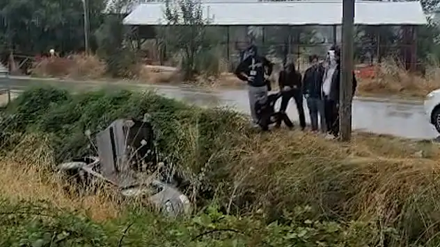 Otomobil sulama kanalına uçtu: 1 yaralı