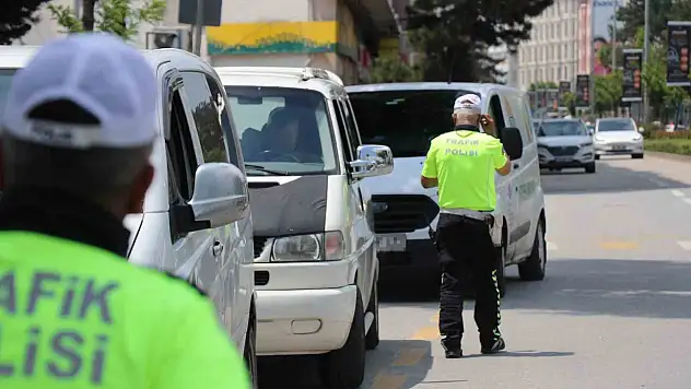 Bolu'da polis kurala uymayan sürücülere göz açtırmıyor: Milyonlarca lira ceza