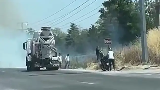 Bolu'da yol kenarına atılan sigara izmariti, kuru otları yaktı