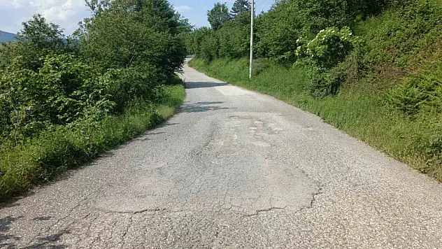 Bozuk yollarda yama çalışmaları sürüyor