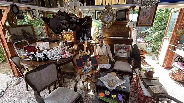 Bu dükkan ziyaretçilerini yıllar öncesine götürüyor
