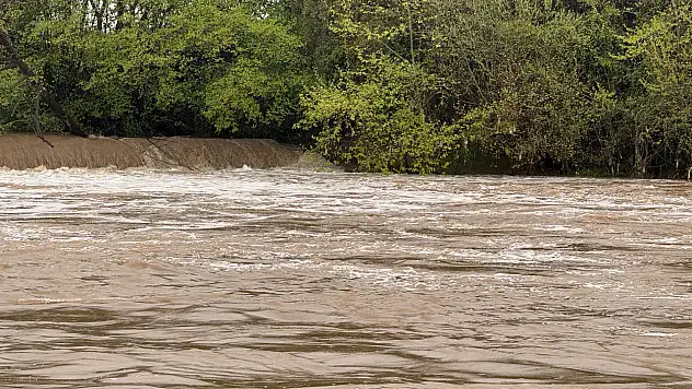 Çağlayan'da su yine köpürdü