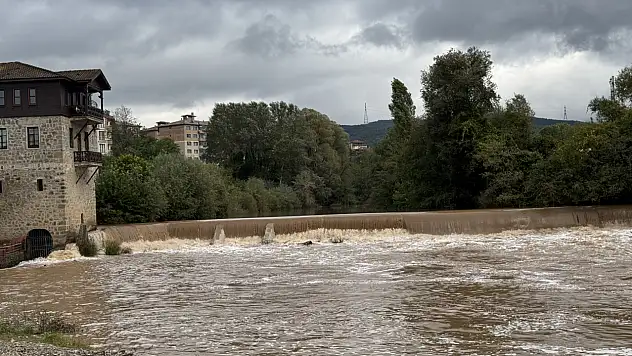 Çağlayan ilk yağmurda köpürdü