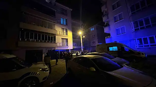 Çatıya çıkan vatandaşı ekipler ikna etti