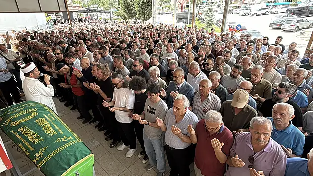 Çaya düşüp ölen CHP İl Başkan Yardımcısı toprağa verildi