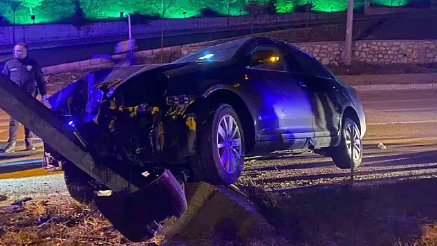 Cenazeye giden vatandaşların bulunduğu cip kaza yaptı: 5 yaralı