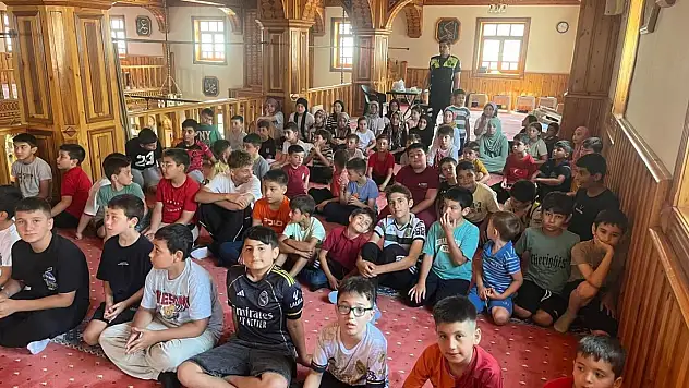 Yaz Kur'an kursu öğrencilerine trafik bilinci eğitimi