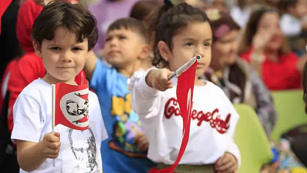 Cumhuriyet 100'üncü yılı okullarda coşku ile kutlandı