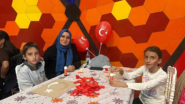Cumhuriyet coşkusu aile atölyesinde yaşandı