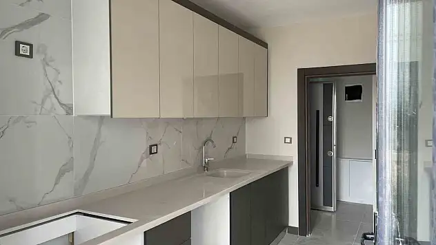 Deprem konutlarında örnek daire tamamlandı