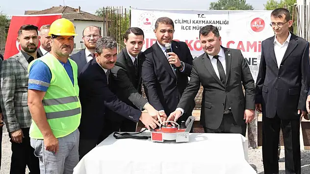 Deprem sonrası yıkılan camiler tek tek yapılıyor