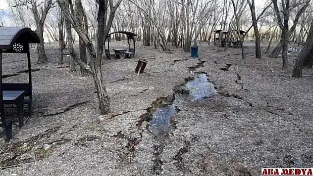 Depremde gölün su seviyesi yükseldi