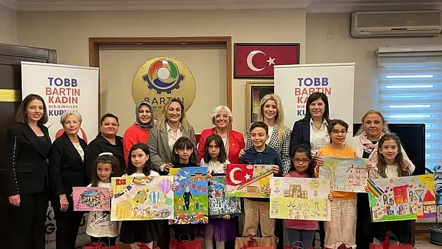 Dereceye giren öğrencilere hediyeleri verildi