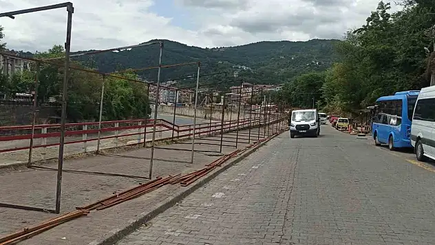 Devrek'te alışveriş stantları kurulmaya başlandı