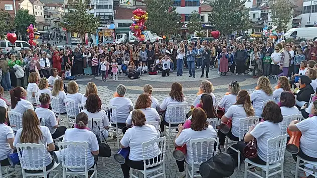 Devrek'te kadınların darbuka şovu