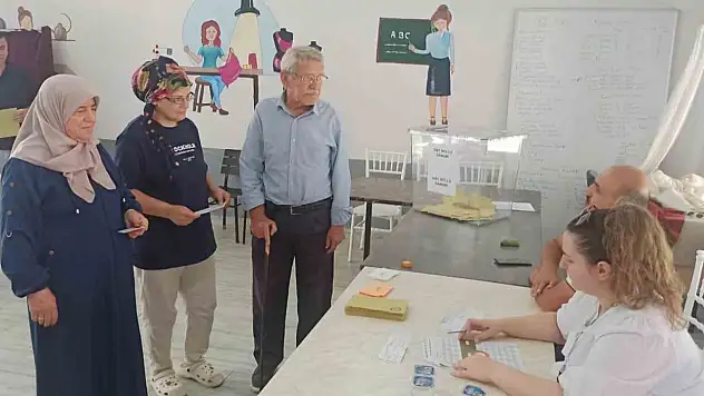 Köy statüsündeki yerleşim birimi mahalle olmak için referanduma gitti