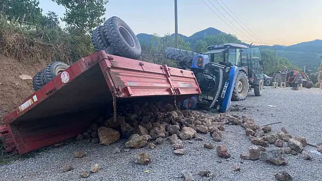 Devrilen traktördeki çocuk hayatını kaybetti