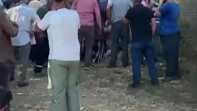 Taktörün altında kalan sürücü hayatını kaybetti