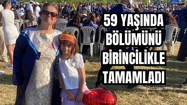 Diplomayı torunuyla aldı