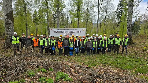 'Doğru bilgiyle, sağlıklı ve güçlü ormanlar kuruyoruz'