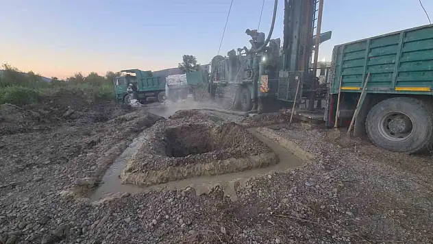 DSİ ekipleri Çaycuma'da yeraltı suyu için sahada