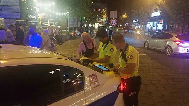 Dur ihtarına uymayan sürücü polisten kaçtı