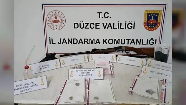 Düzce'de 266 uyuşturucu hap ele geçirildi