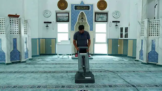 Düzce'de camiler temizleniyor