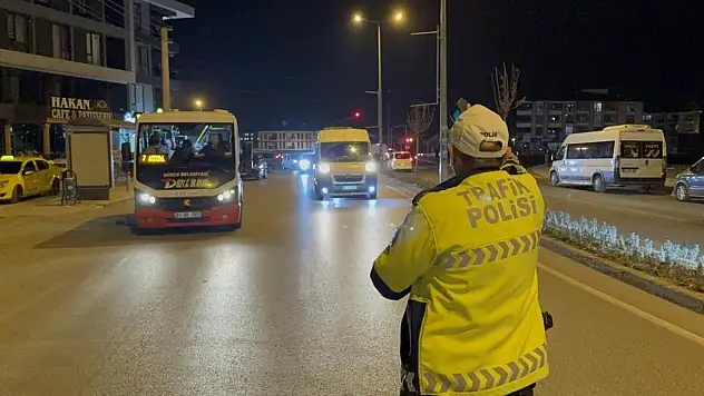 Düzce'de denetimlerde 207 araç trafikten men edildi