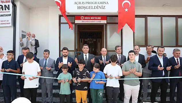 Düzce'de depremde yıkılan bir cami daha yeniden inşa edildi