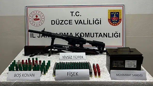 Düzce'de evinin bahçesinde havaya ateş eden 2 kişi yakalandı