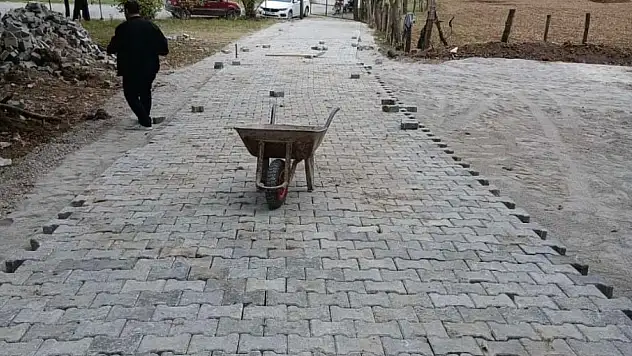 Düzce'de köy iç yollarda kış öncesi son çalışmalar yapılıyor