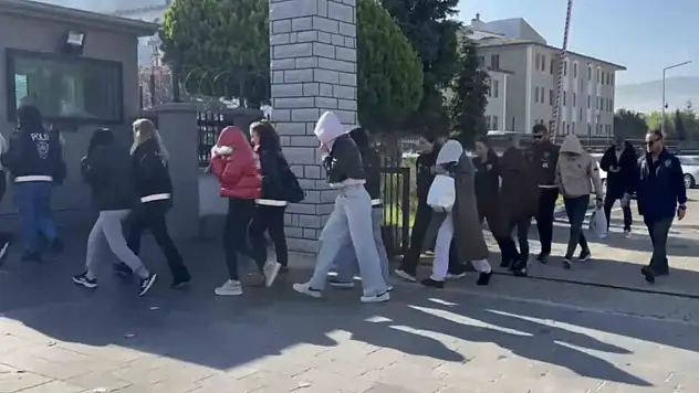 Düzce'de masaj salonlarına baskın: 7 gözaltı