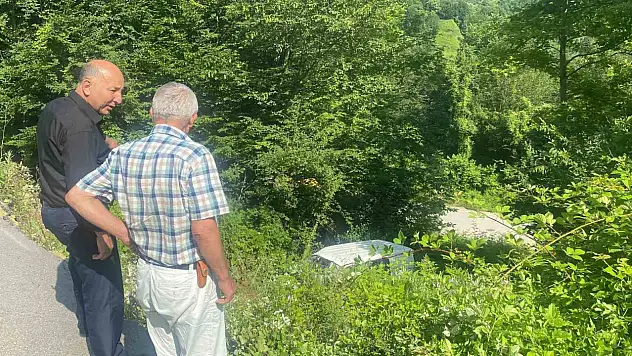 Minibüs 6 metreden uçtu