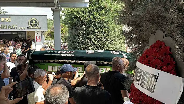 Düzce'de sevilen doktorun cenaze namazını kuzeni kıldırdı