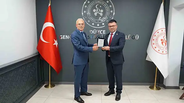 Düzce Gençlik ve Spor İl Müdürlüğü'nde devir teslim töreni gerçekleştirildi