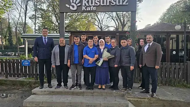 Düzce İl Milli Eğitim Müdürü'nden Kusursuz Kafe'ye ziyaret
