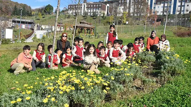 Düzce Üniversitesi botanik bahçesine miniklerden ziyaret