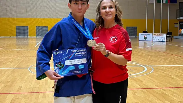 Düzceli sporculardan Kuraş Avrupa Şampiyonası'nda 3 altın madalya