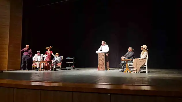 Düzceli tiyatrocular uzun yıllar sonra bu oyun ile sahneye çıktı