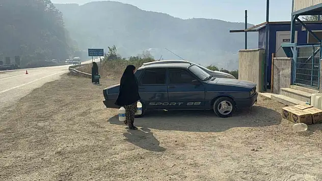 Düzceliler birlik oldu, yangına müdahale eden ekiplere tam destek verdi