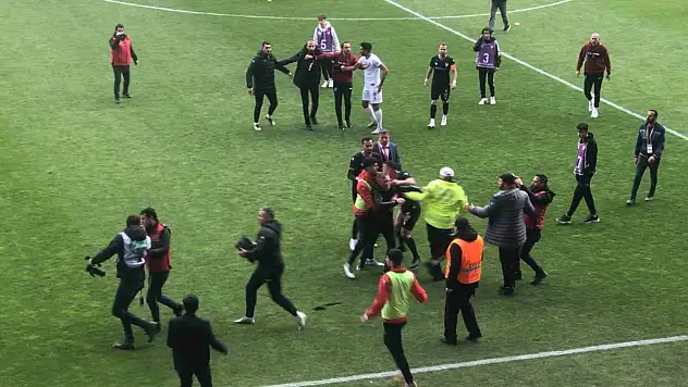 Elazığ'da maç sonrası kavga çıktı