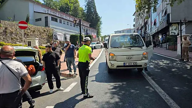 Yolun karşısına geçmek isteyen yayaya araç çarptı: 1 yaralı